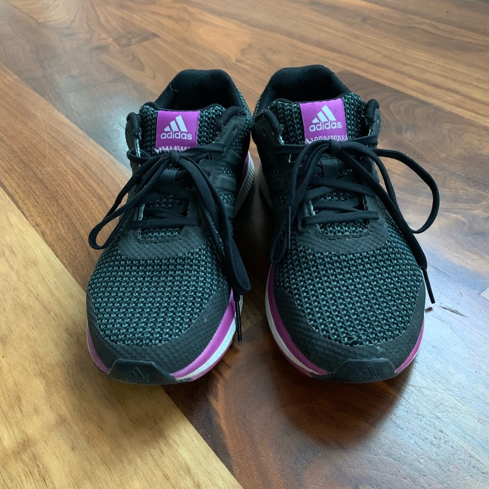 Adidas Women’s Bounce in Green
